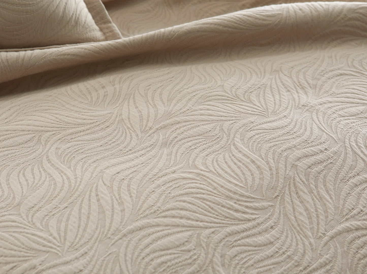 Caribbean Matelassé Coverlet Natural Cotton Queen