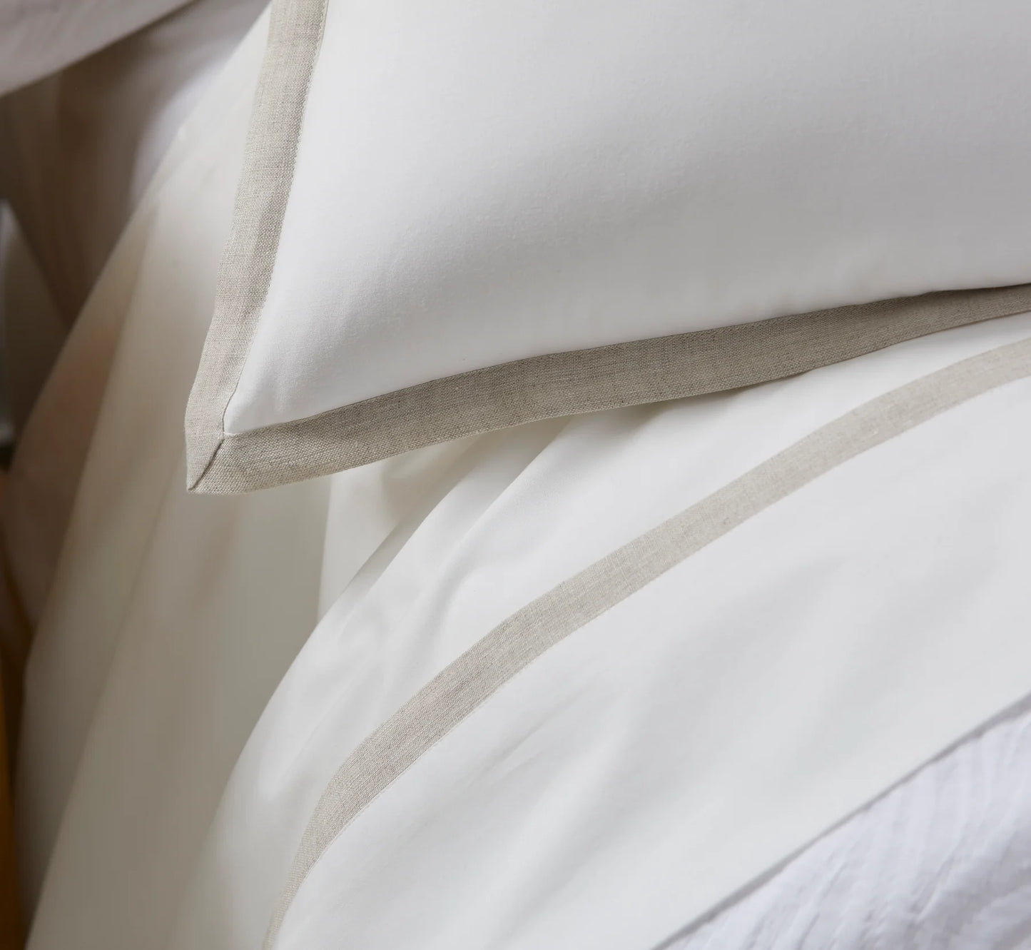 Jimmy B Queen Sheet Set – White with Natural Border Flange | 200TC Cotton Percale