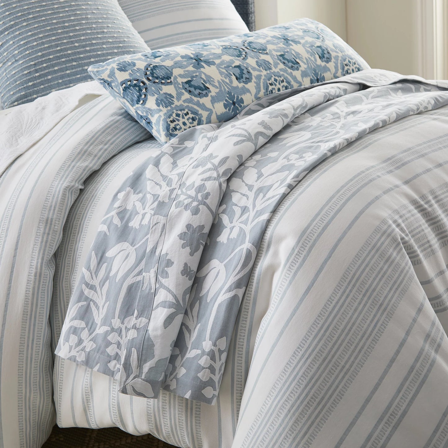 Saltwater Queen Duvet Set – White & Pale Blue Cotton | 1 Queen Duvet Cover + 2 Euro Shams | Inserts Not Included